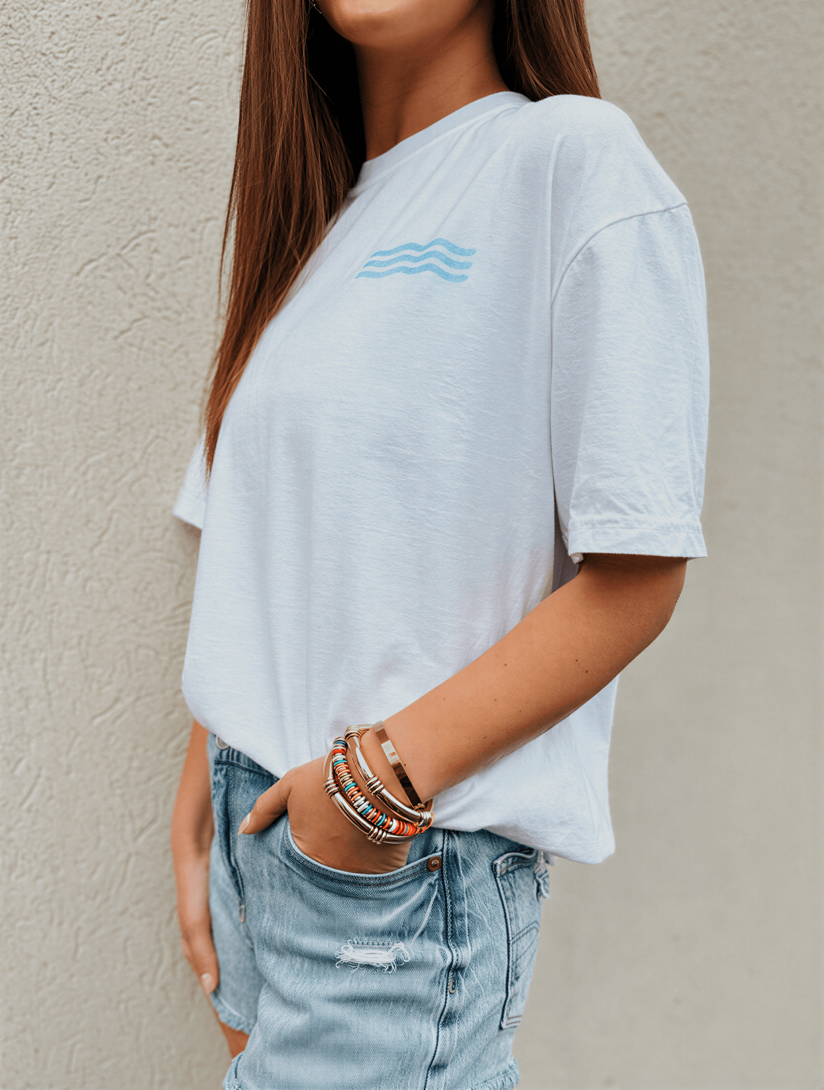 model wearing Be Still Tee