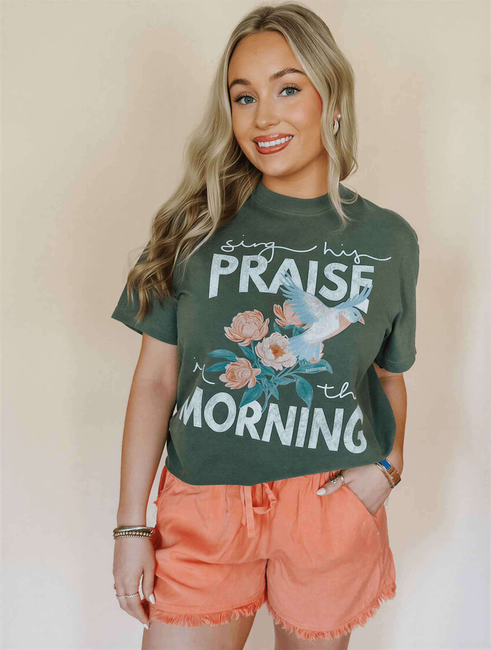 model wearing Sing His Praise Tee