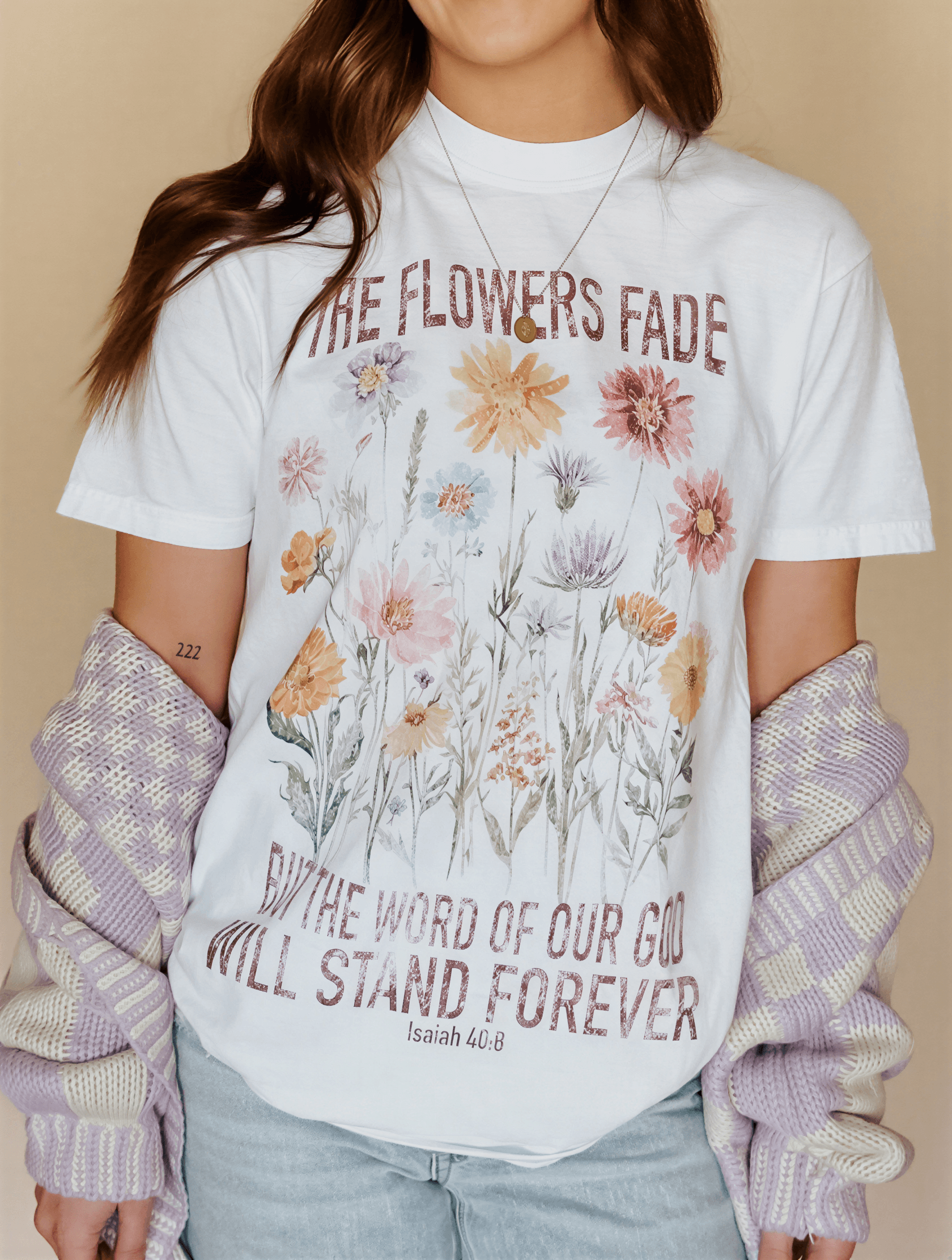 model wearing the flowers fade tee